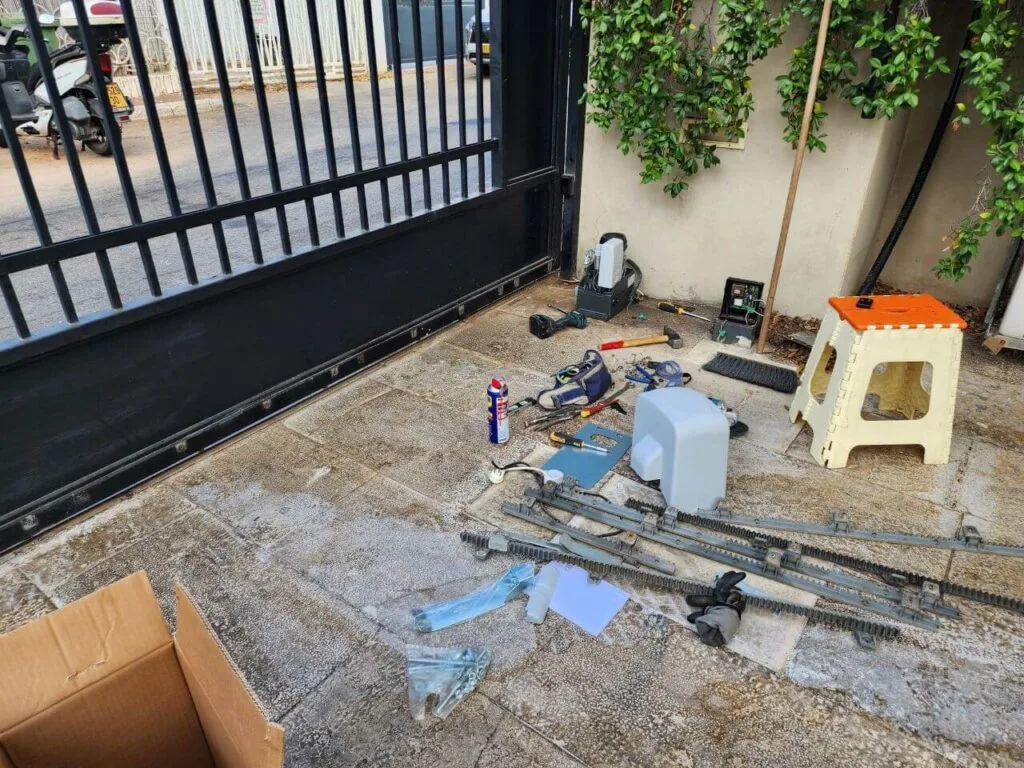 התקנת מנוע לשער נגרר